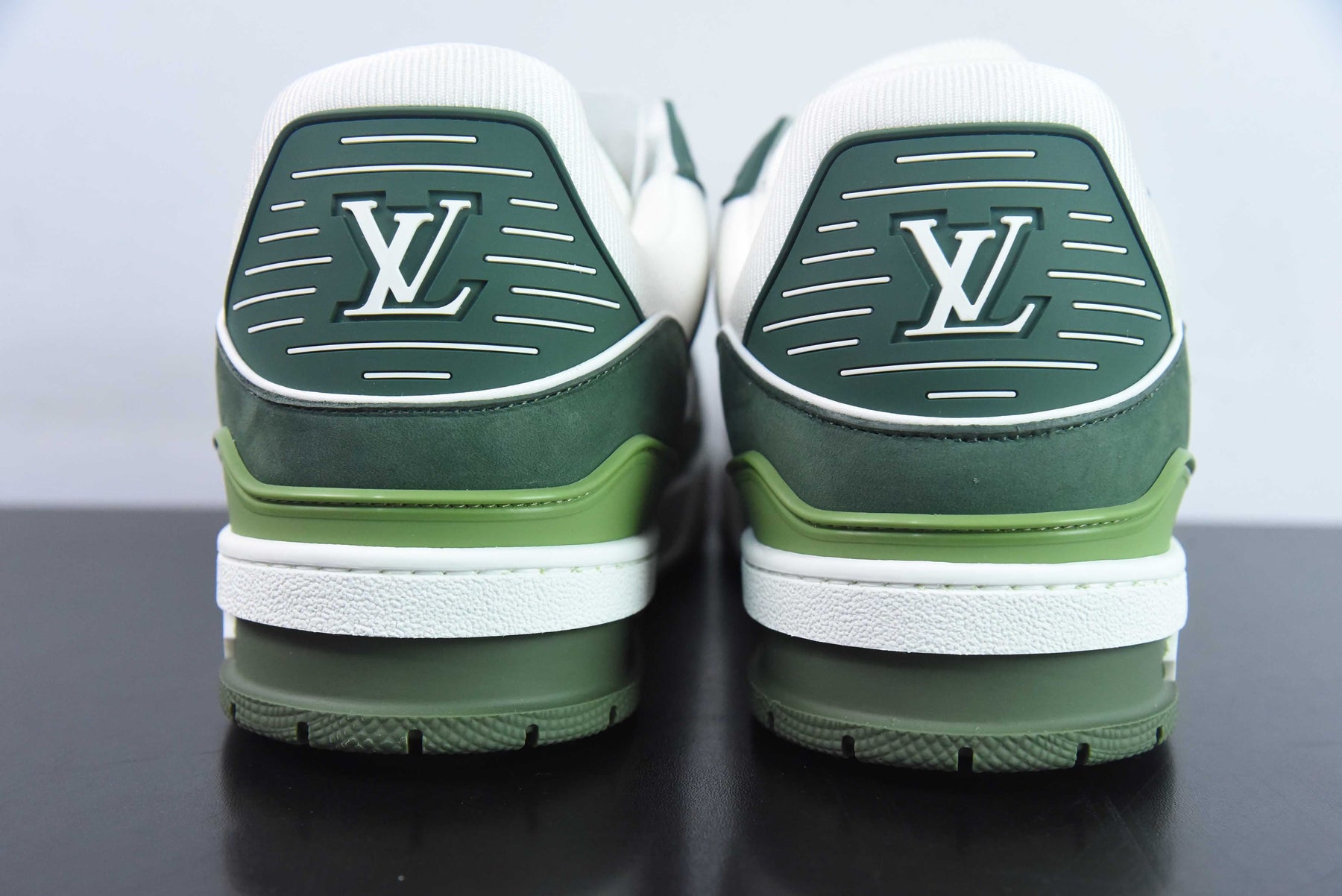 Louis Vuitton Trainer Sneaker Low - Verde