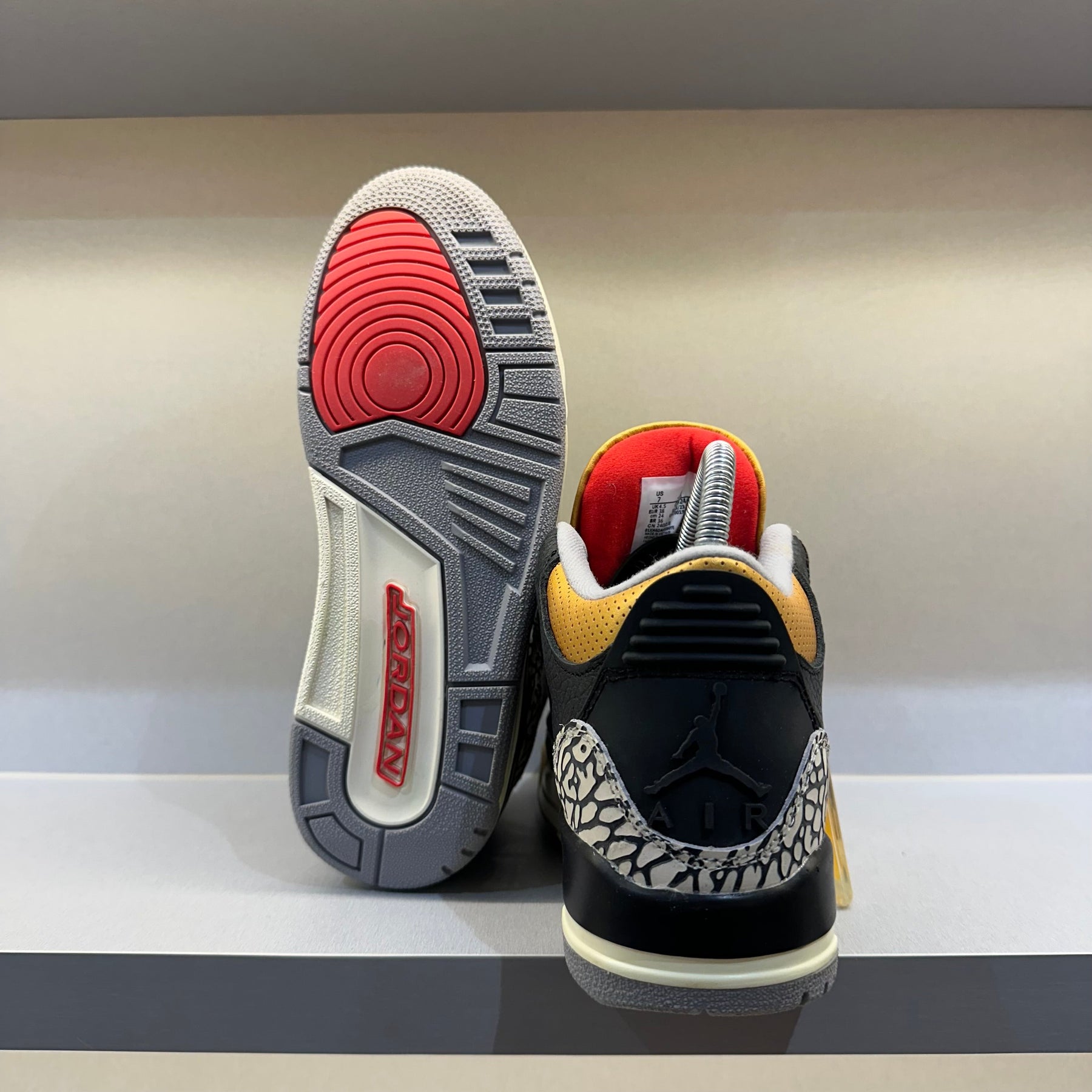 Jordan 3 Retro Cement Gold (Pronta Entrega)