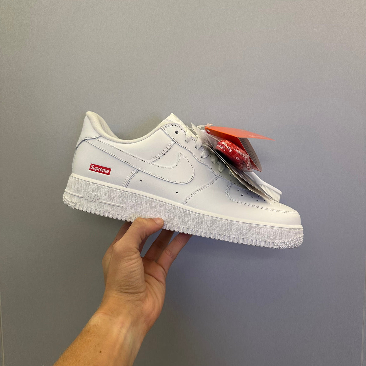 Nike Air Force 1 Low Supreme White (Pronta Entrega)